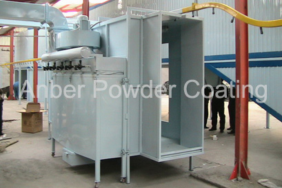 Powder painting room with overhead conveyor